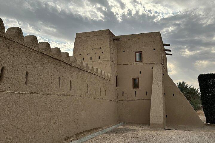 Fortresses and History Tour in Al Ain City