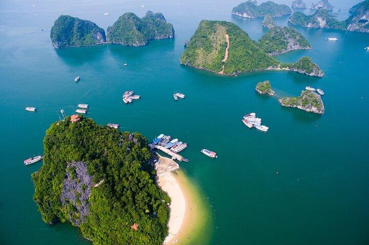 3 Days 2 Nights Explore Bai Tu Long on Private Cruise