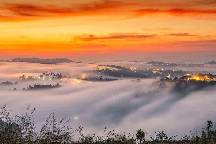 Da Lat Early Morning Cloud Hunting and Sunrise Tour 4:00–10:00 AM
