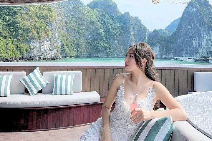 Hanoi : Halong Bay Symphony Cruise with Jacuzzi and Local Lunch