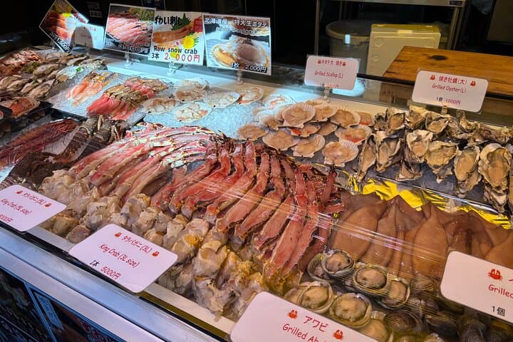 Tsukiji Fish Market Private Food Tour in Tokyo