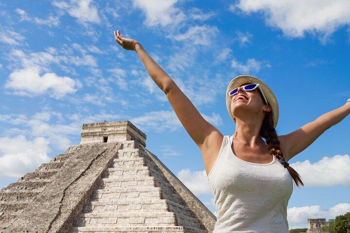 The Great Chichen Itza and Suytun & ikkil Cenotes guided tour