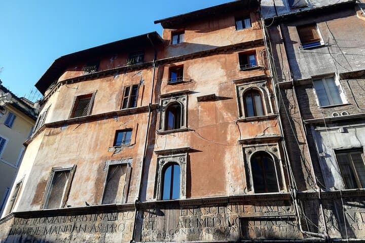 Rome’s Jewish Ghetto and Foro Boario Tour with Hotel Pick-up