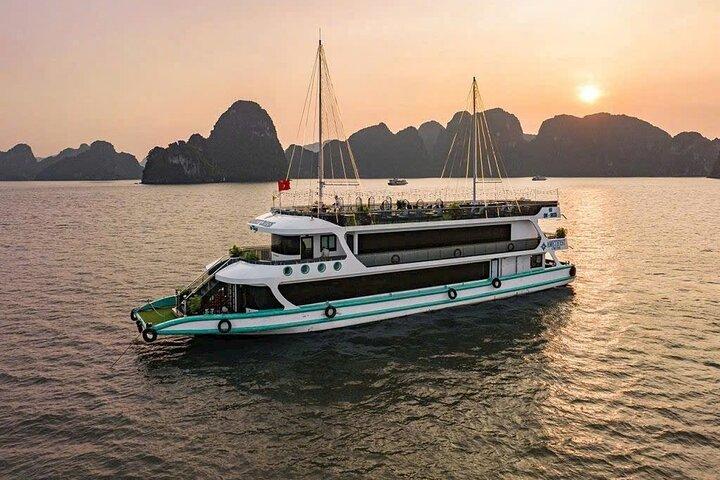 Ha Long Bay Day Tour by 5-Star Sunlight Grand/Crystal Cruise