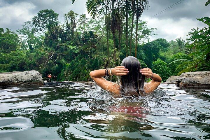 Private Full-Day Tour: Ulun Danu Beratan Temple, Jatiluwih and Tanah Lot Temple
