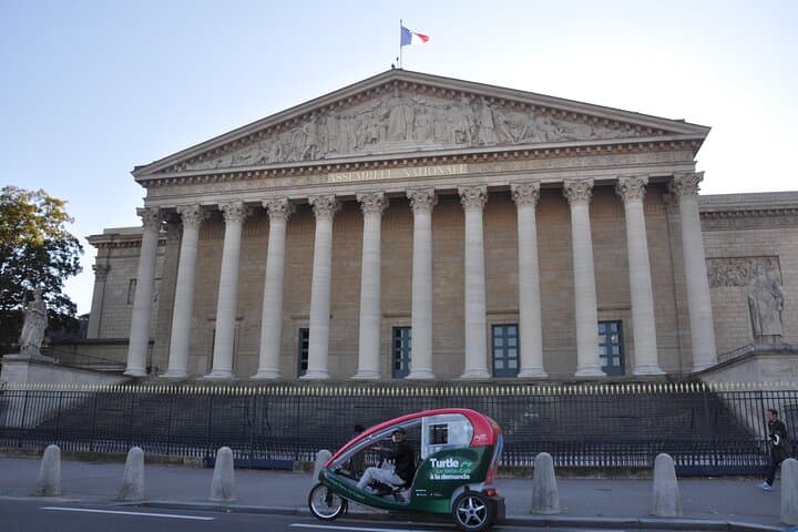 Private City-Tour by rickshaw bike in Paris : The "Napoléon"
