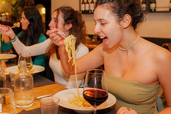 Rome: Trastevere Food Walking Tour with Local Wine & Pasta Meal