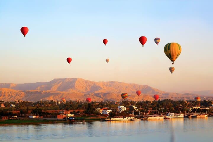 Enjoy Hot Air Balloon Ride In Luxor