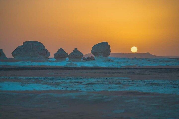 Camping In The White & Black Deserts - Cairo 2 Day Tour Package