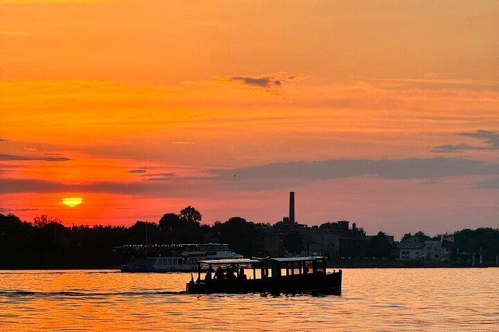 Riga Combo: Boat Tour & Old Town Electrobus Tour with Audio Guide