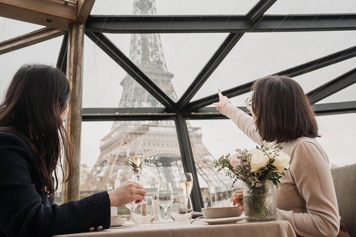 Bateaux Mouches® Lunch Cruise on the Seine River in Paris