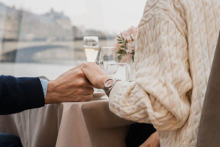 Bateaux Mouches® Valentine's Day Special Dinner Cruise in Paris