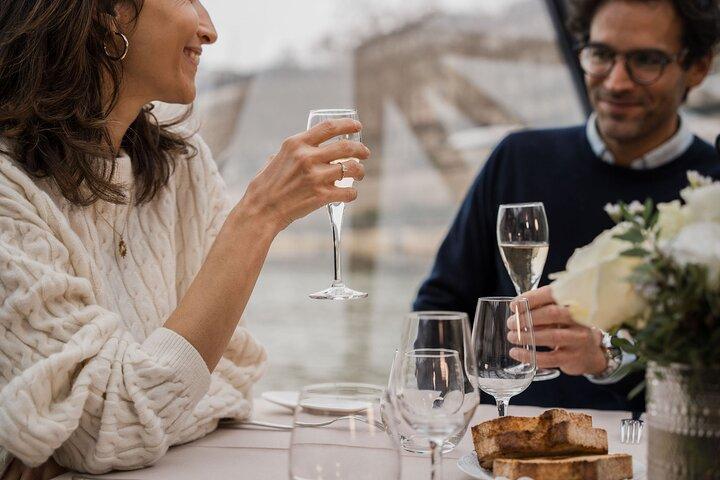 Bateaux Mouches® Valentine's Day Special Dinner Cruise in Paris