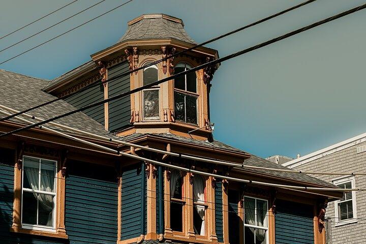 Discover Lunenburg and Mahone Bay Guided Tour