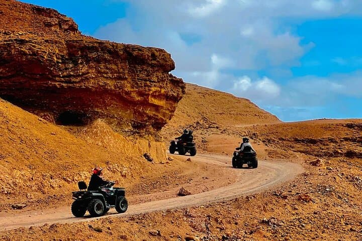 Agafay Desert Overnight:Camel Ride, Dinner Show & Basic Camp Stay