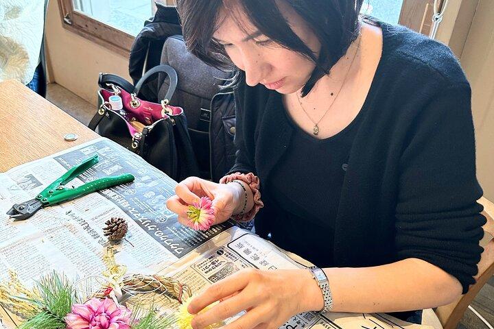 Making Shime-nawa, a Japanese custom in Tokyo