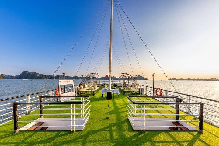 Ha Long Bay Luxury Cruise Day Tour with Transfer