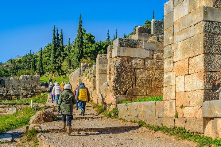 Delphi, Hosios Loukas & Arachova Private Day Tour from Athens