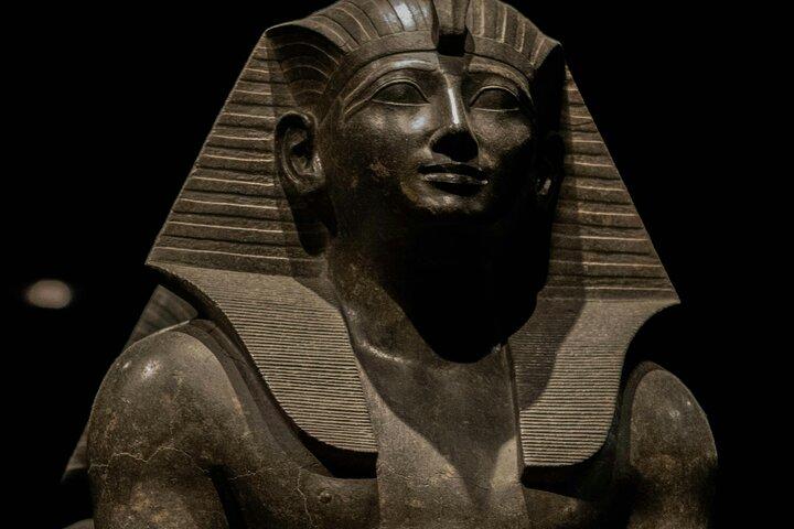 From Cairo Airport: Giza Pyramids & Egyptian Museum Layover Tour