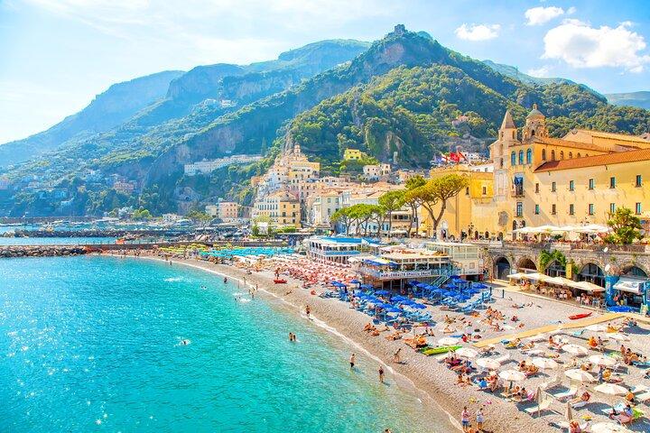 Positano: Amalfi Coast Small-Group Boat Tour with Swim and Drinks
