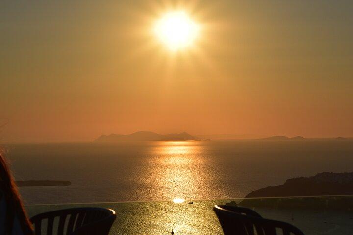 Private Custom Land Tour in Santorini with a Local