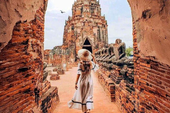 Ayutthaya 5 Temples and Night Market Day Tour from Bangkok