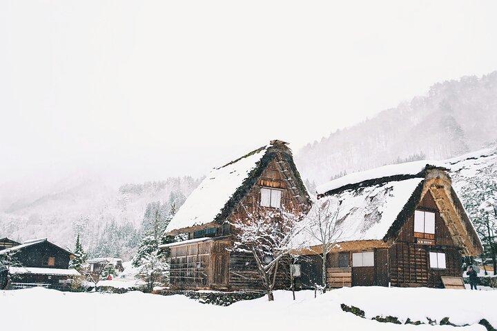 ENGLISH SPEAKING GUIDE - Private Half-Day Tour to Shirakawago