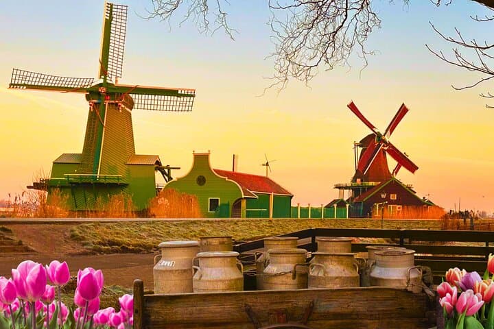 Giethoorn and Zaanse Schans Tour With Local Guide