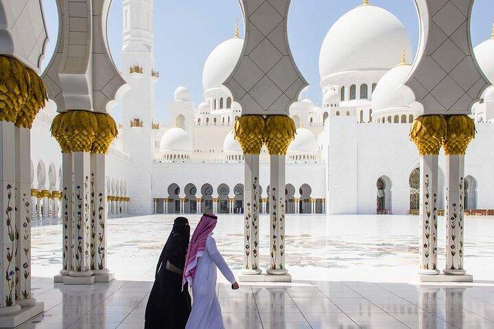 Private Abu Dhabi City Tour with Pick up from Dubai
