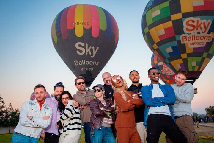 Balloon adventure: transfer+breakfast in the cave+guided pyramids