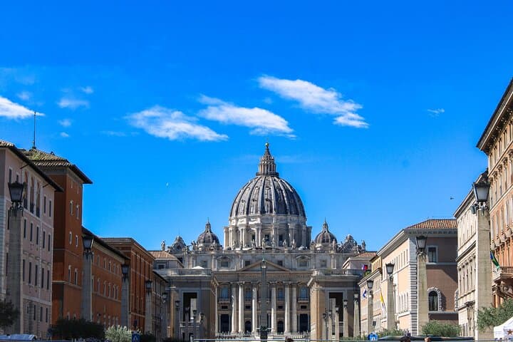 St Peter Basilica Guided Tour with Priority Access