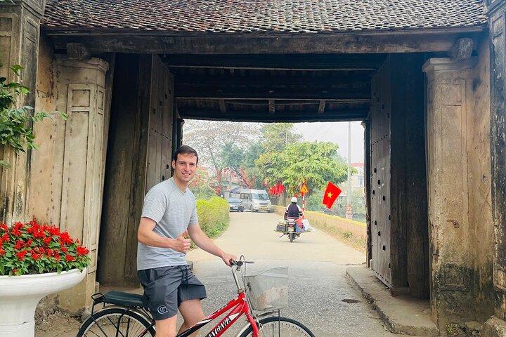 Hanoi Private Tour explore Duong Lam Village,Traditional Crafts