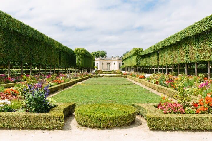 Small Group VIP Versailles Bike Tour w/ King's Apartments Access
