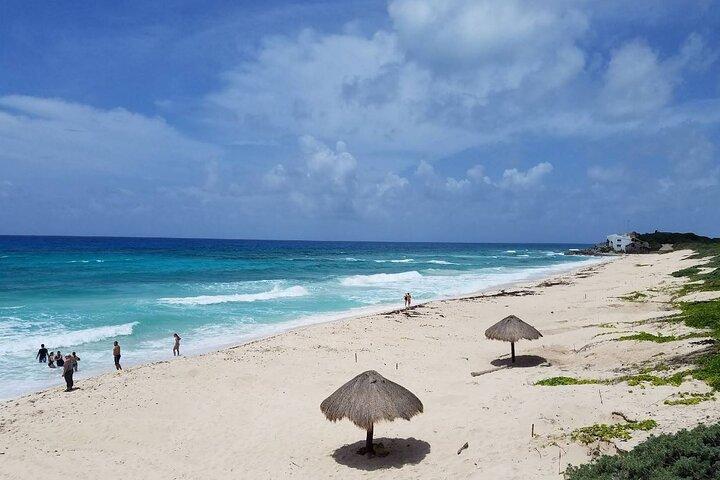 Private Tour in Cozumel by Jeep with Beach Club and Lunch