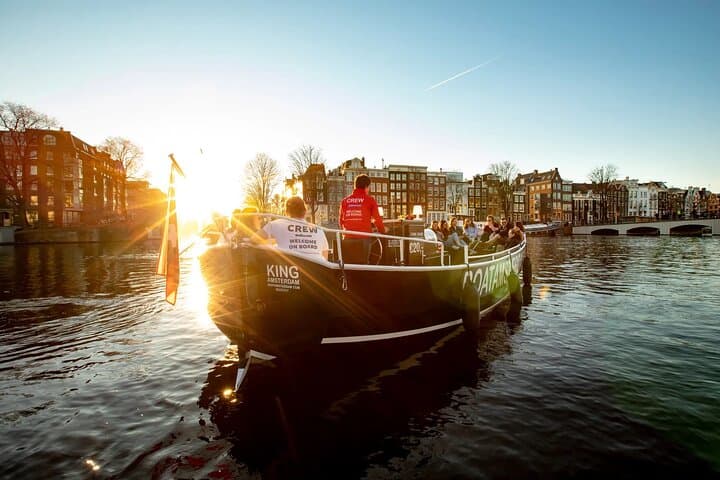 Amsterdam Sunset Canal Cruise with Live Guide and Open Bar