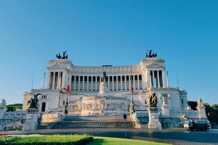 Rome: Full City Tour by Golf Cart (Private or Shared)