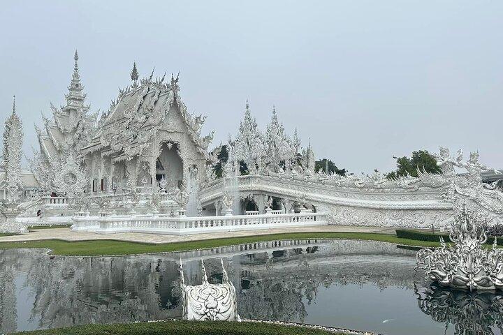 Full Day Trip Around Chiang Rai Highlights with Pick up