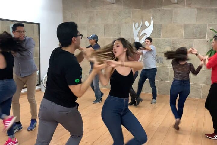 1-on-1 Private Salsa Classes