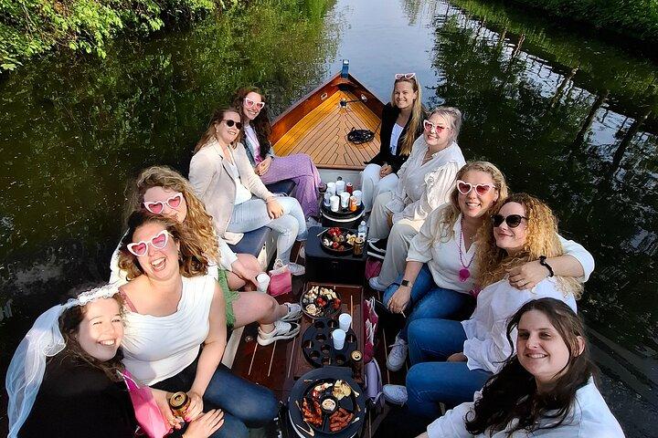 Hague Boat Tour Private Experience