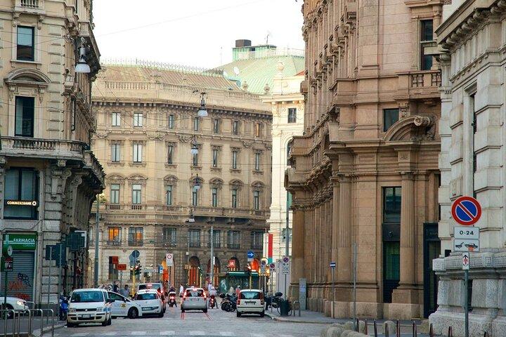 Hop-On Hop-Off Bus Tour in Milan Panoramic Icons Aboard + Ebook