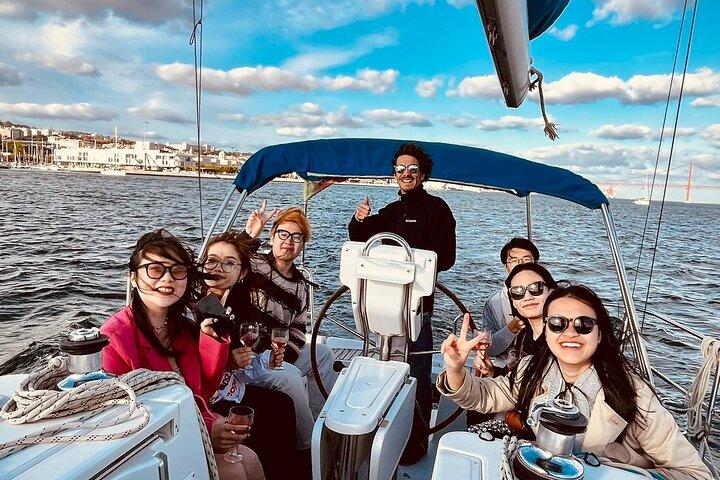 Lisbon Adventure: 2 Hours Tuk-Tuk Tours and 2 H Sunset Sailing