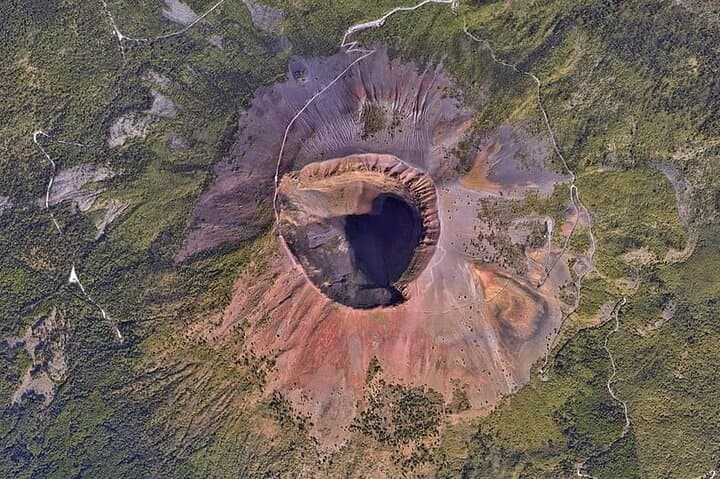 From Pompeii to Mount Vesuvius: Bus, Audio Guide, Ticket Included