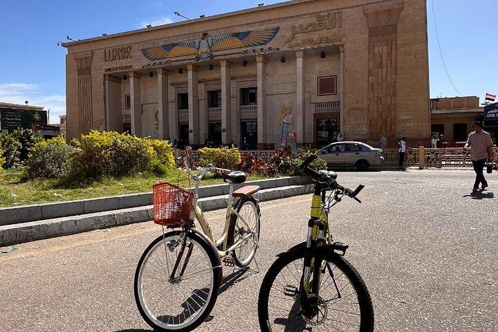 East Luxor Guided Bike Experience with Drinks & Photos