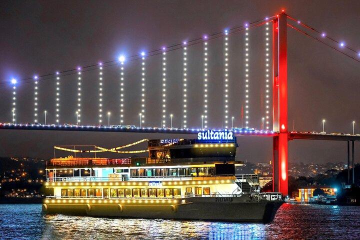 Guided Istanbul City Tour with Bosphorus Dinner Cruise