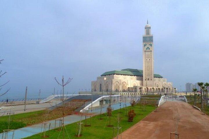 Casablanca City Tour with Couscous Meal and Souvenir Gift