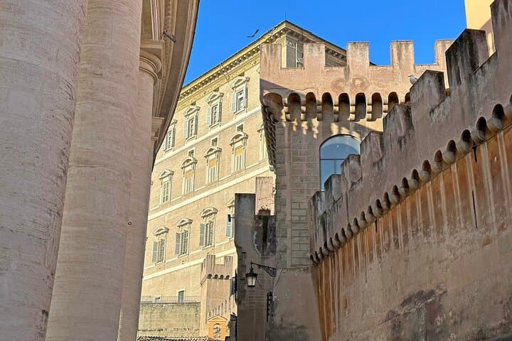 Saint Peter's Vatican Basilica and Popes Tombs Skip-the-line Tour