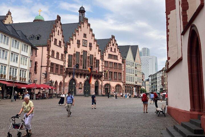 Frankfurt Walking Tour: Explore Top Sights & Hidden Gems