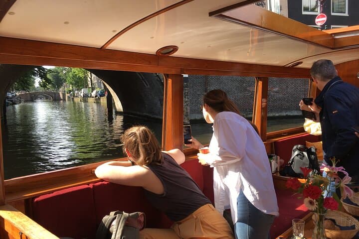 Morning Canal Cruise Amsterdam in Small-Group