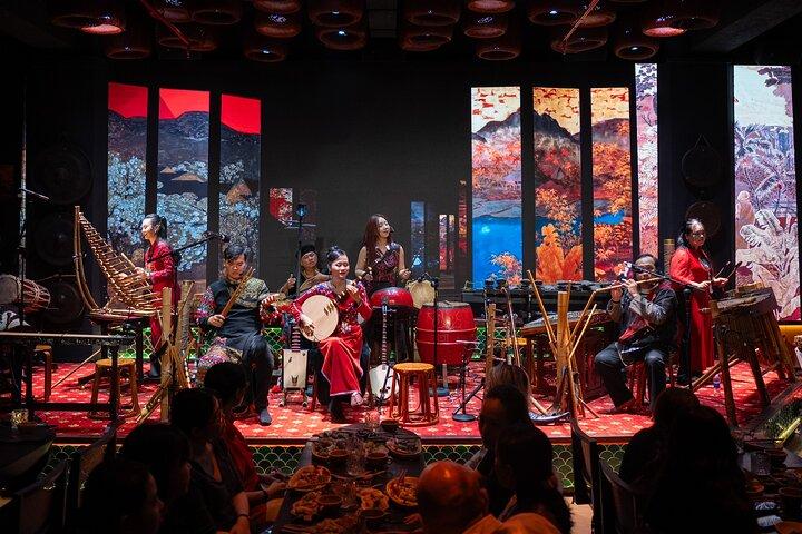 Ho Chi Minh: Chào Show with Dinner & Hotel Pickup