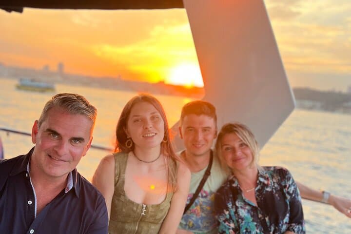 Luxury Istanbul Bosphorus Sunset Yacht Tour With Drinks & Snacks